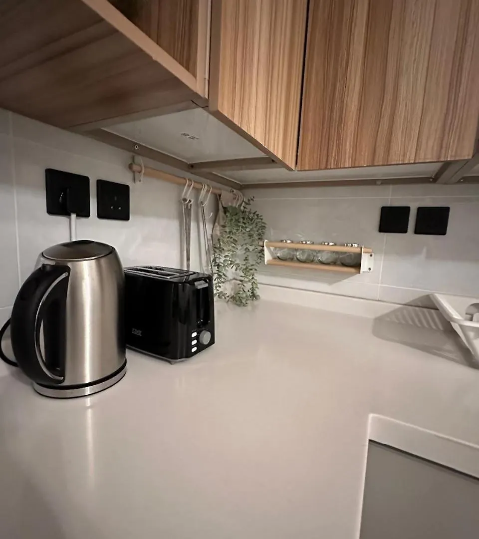 Luxury 2-Bedroom Apartment & Studio Behind Al Yasmin Mall, Jidda