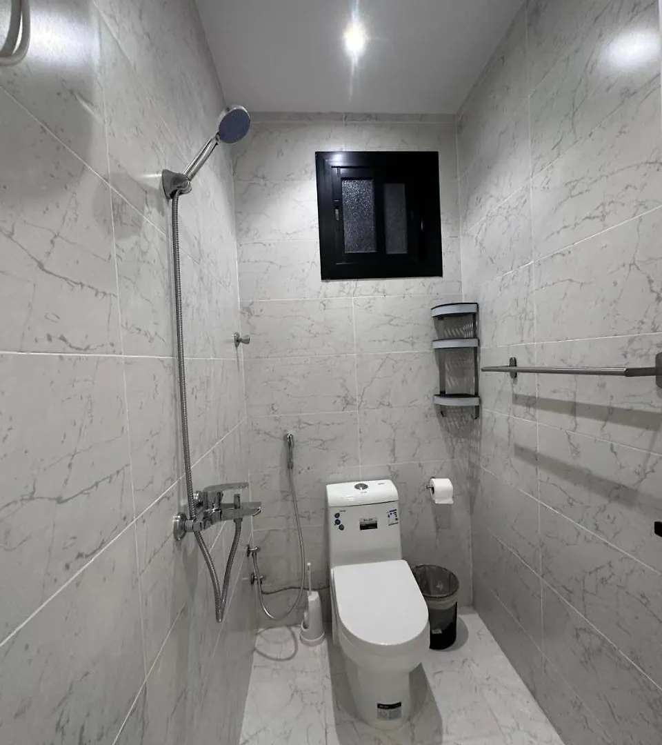Luxury 2-Bedroom Apartment & Studio Behind Al Yasmin Mall, Джедда
